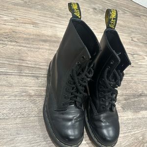Dr Martens 1460 women’s leather boots